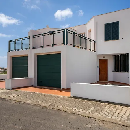 Casa Encosta Do Sol By An Island Holiday home *
